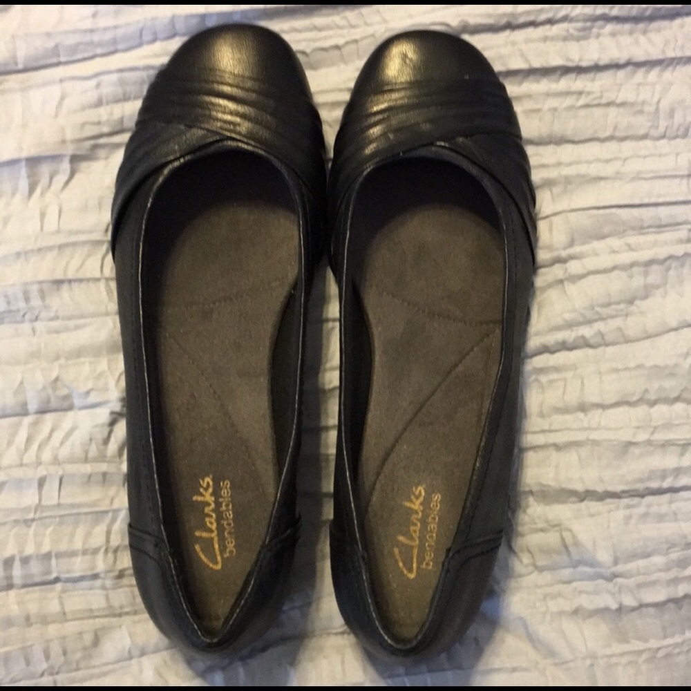 Clarks black shoes! Never worn! 9.5 M